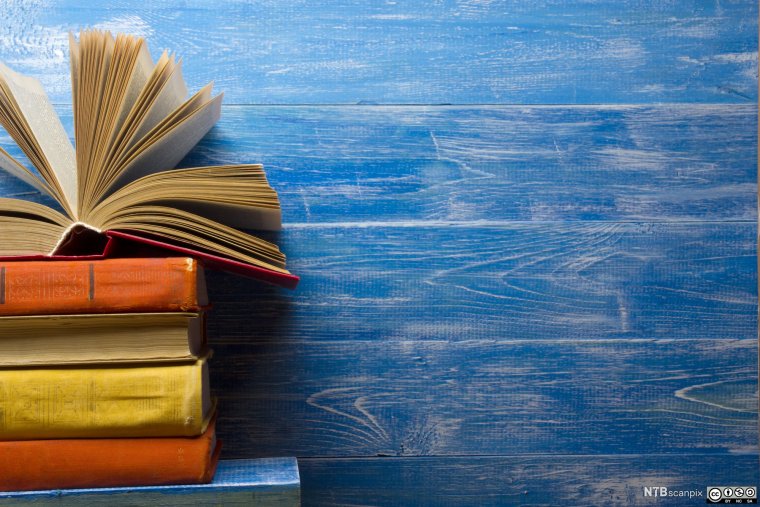 Фон с книгой