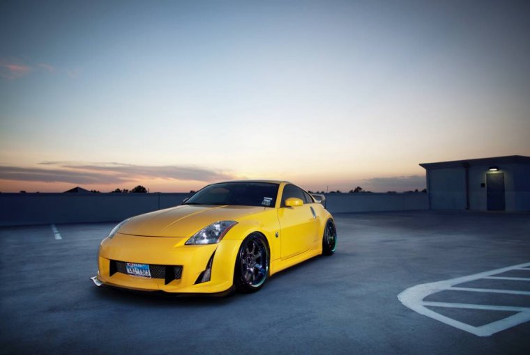 Ниссан 350z желтый