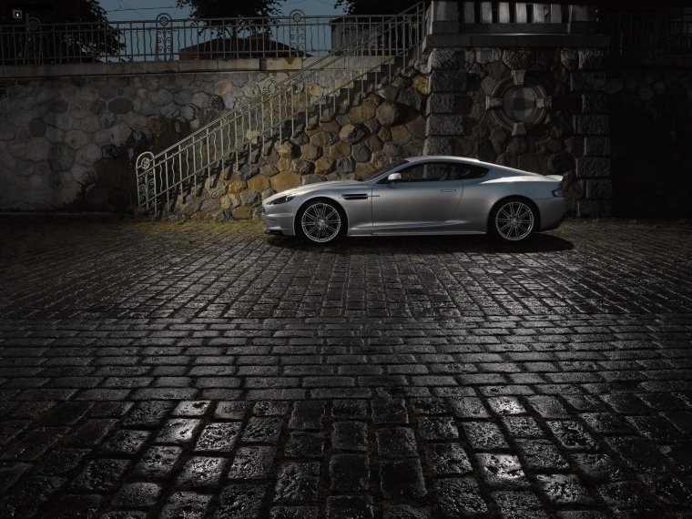 Aston martin dbs 2014