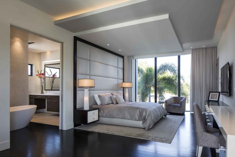 Спальня с ванной и гардеробной