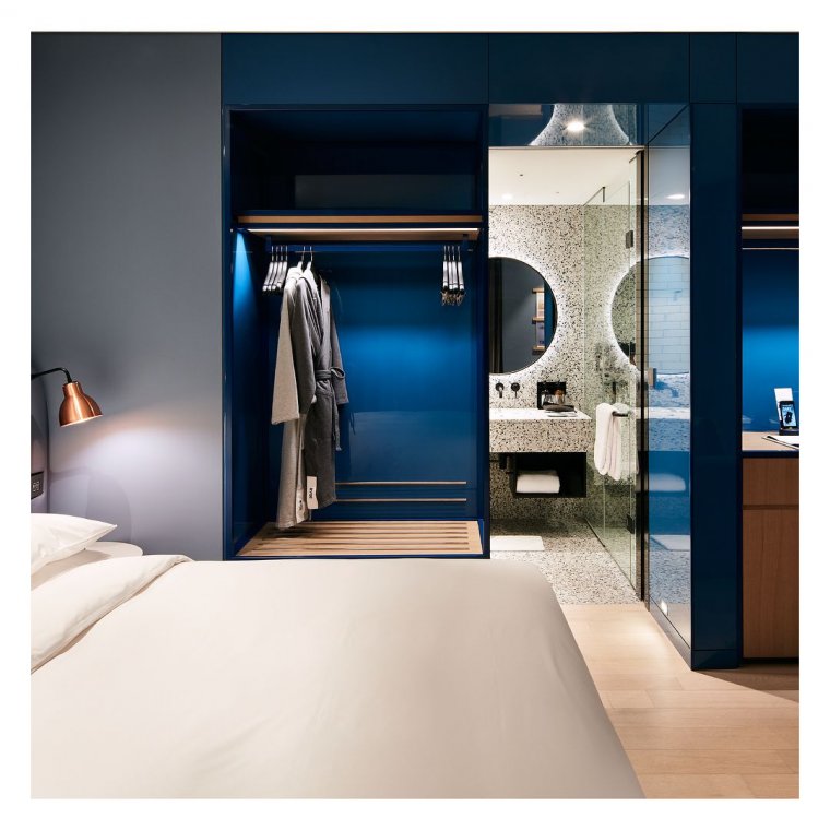 Спальня с гардеробом и ванной