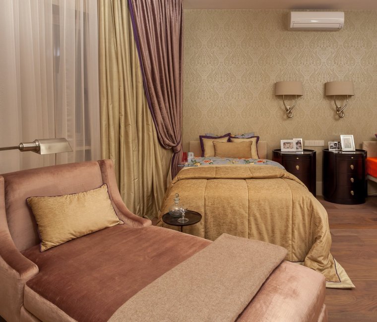 Интерьер спальни для пожилой женщины