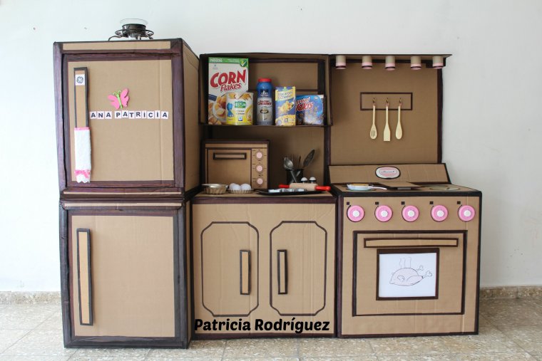 Кухня из картонных коробок