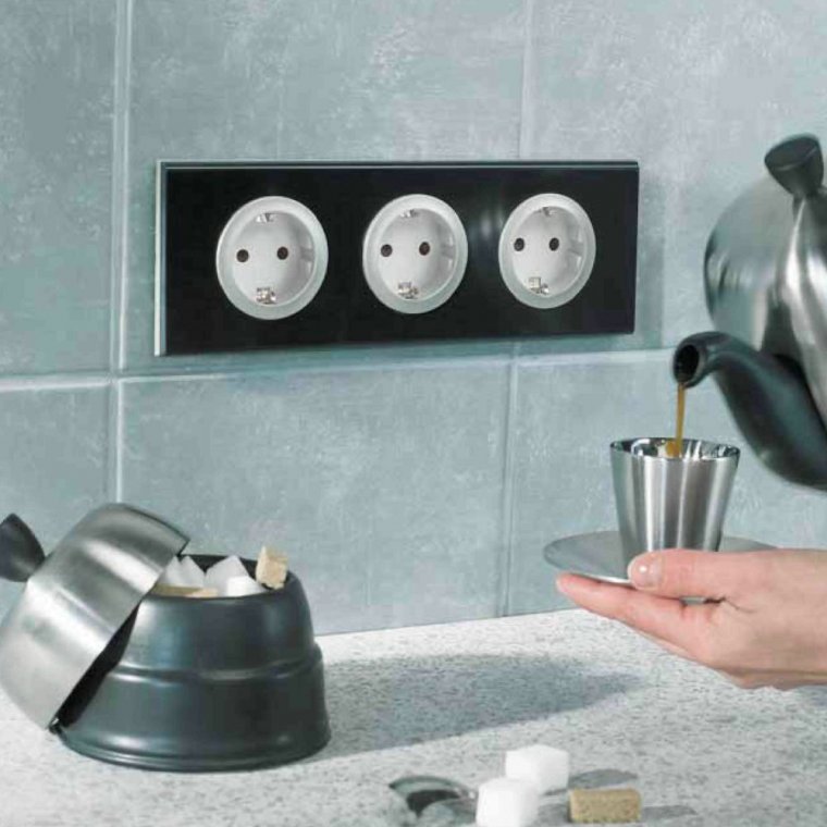 Розетки на кухне