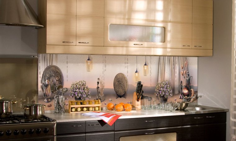 Стеклянный фартук для кухни