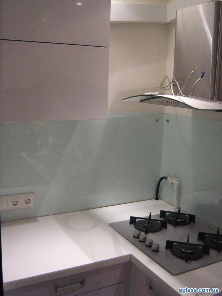 Матовое стекло на фартук кухни