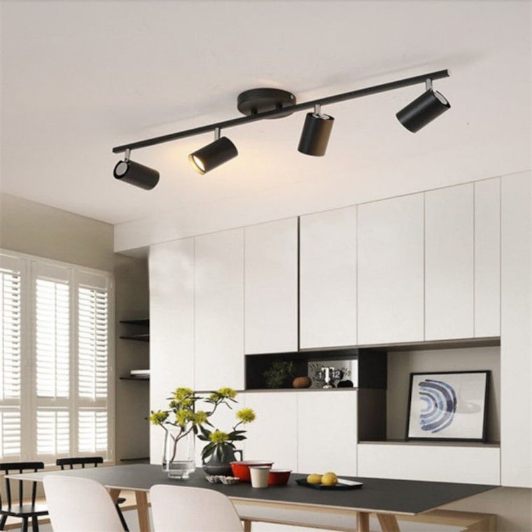 Трековые светильники над столом