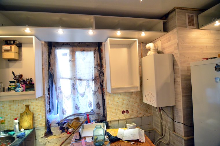 Потолок в кухне с газовым котлом