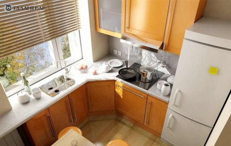 Кухонный стол в маленькую кухню