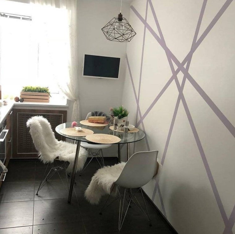 Выдвижные столы для маленькой кухни