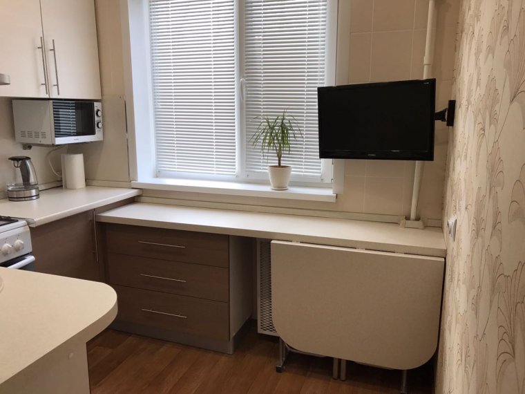 Декор над кухонным столом