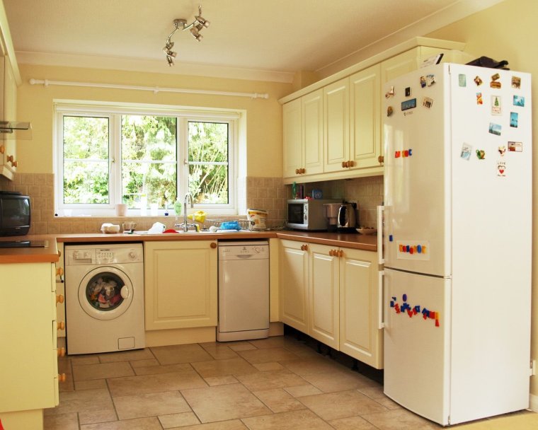 Машинка в интерьере кухни