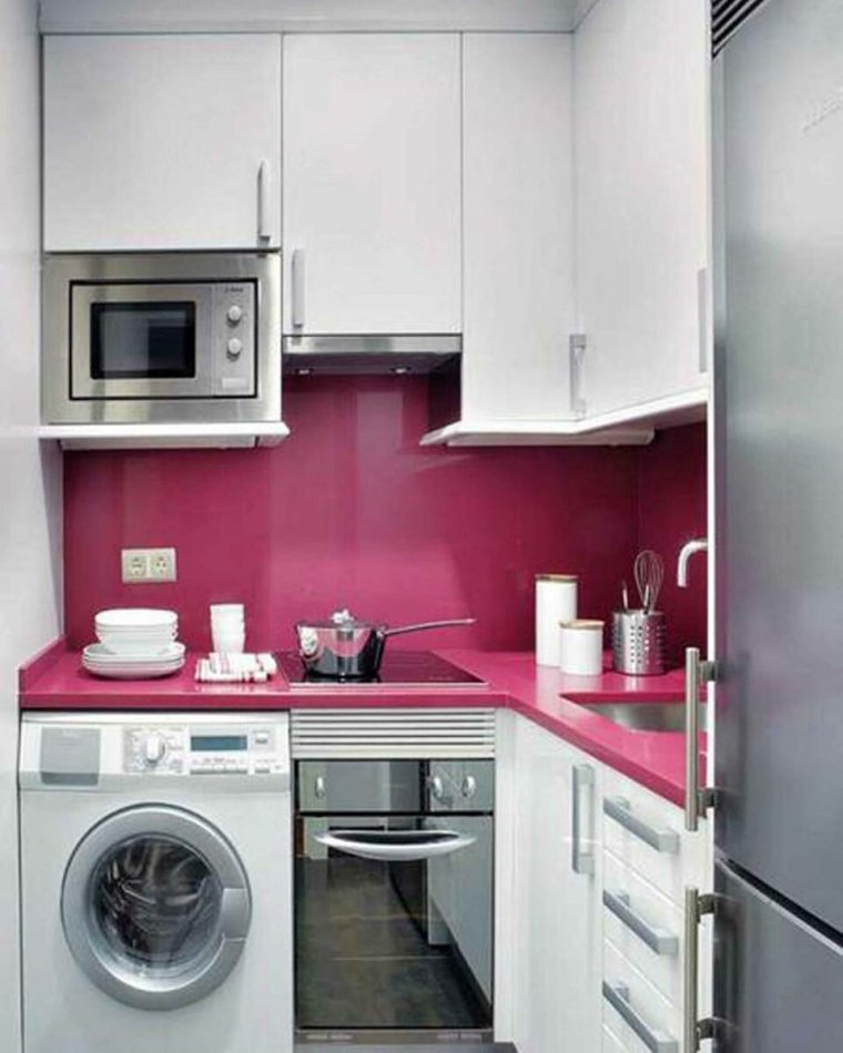 Интерьер очень маленькой кухни