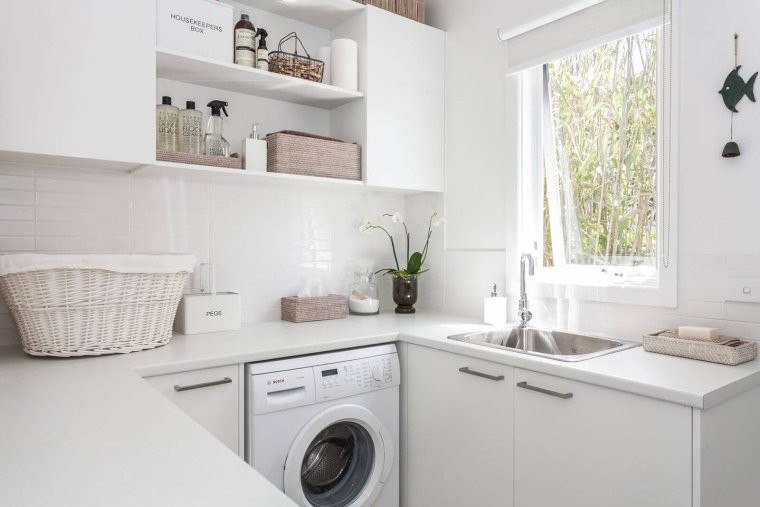 Стиральная машинка на кухне