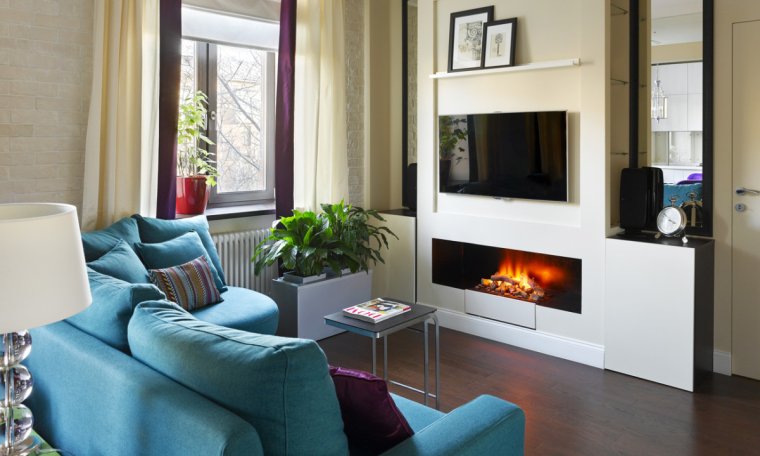 Небольшая гостиная с камином