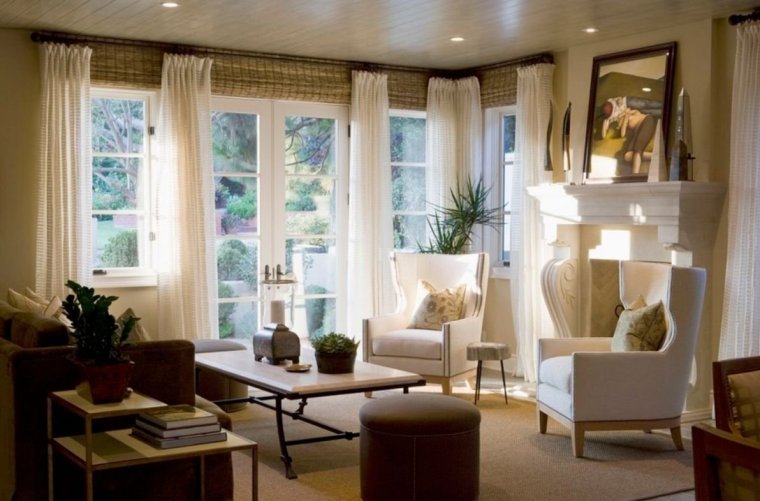 Маленькие окна в гостиной