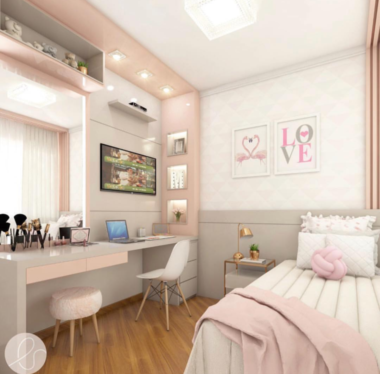 Спальня для девочки с балконом