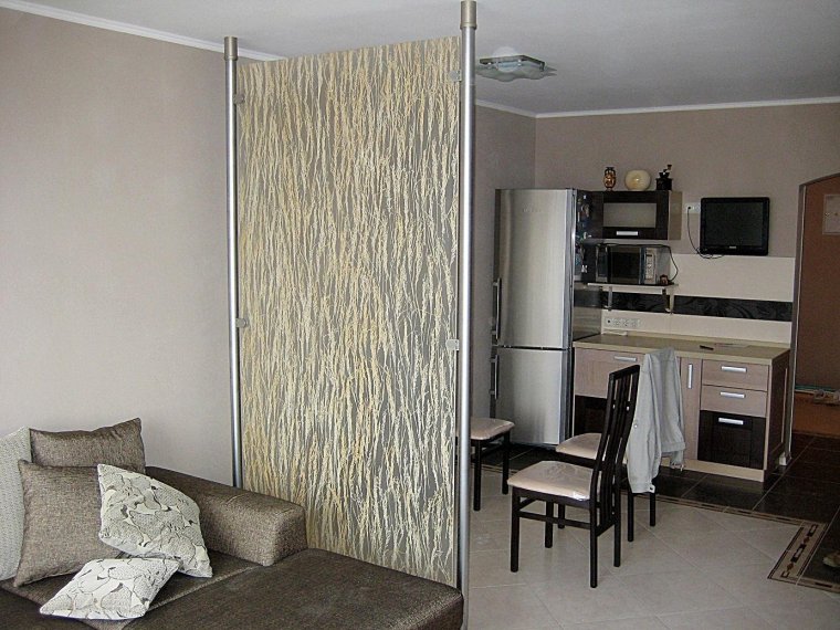 Кухонная зона в комнате общежития