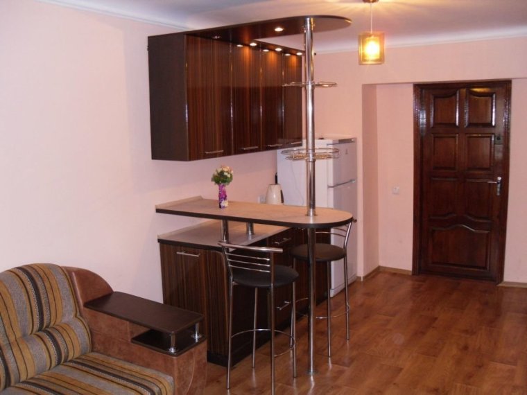 Кухня в комнате в общежитии 18 кв