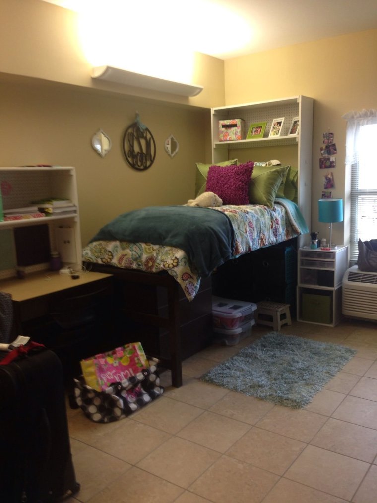 Обставить комнату в общежитии