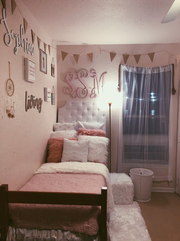 Украсить комнату в общаге