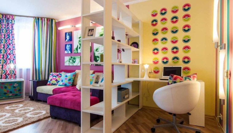 Интерьер небольшой комнаты кабинета