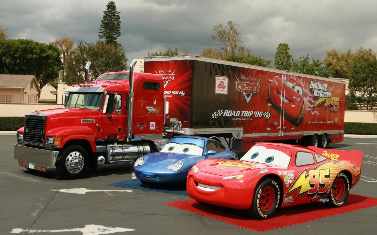 Молния Маккуин реальная машина