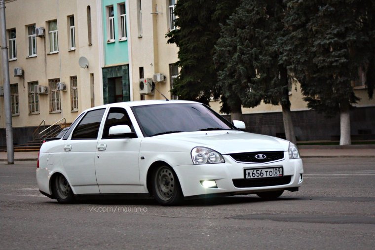 Приора у411ам174