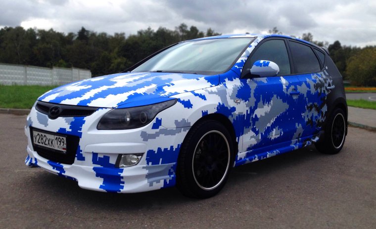 Винил на синем авто