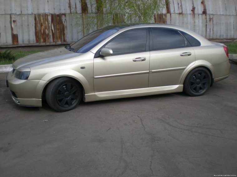 Заниженная Лачетти седан