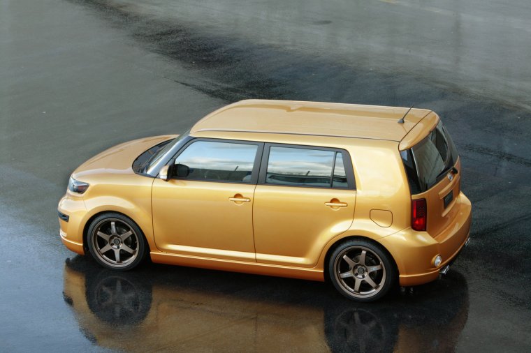 Scion XB джип