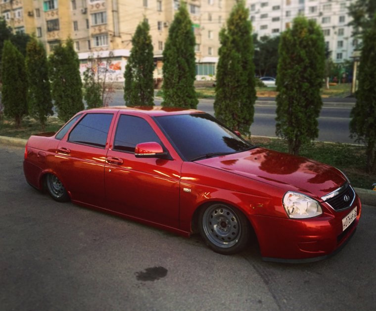 Приора 2 красная