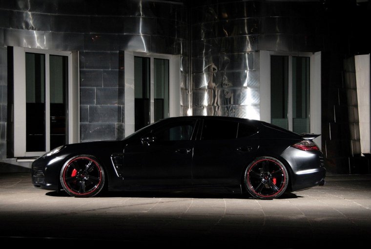 Porsche Panamera Black Edition