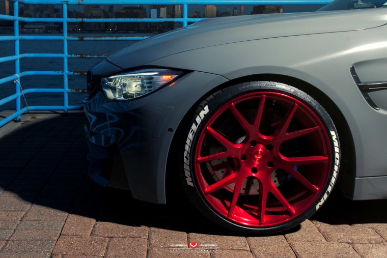 BMW m4 на дисках VPS-306 чорные