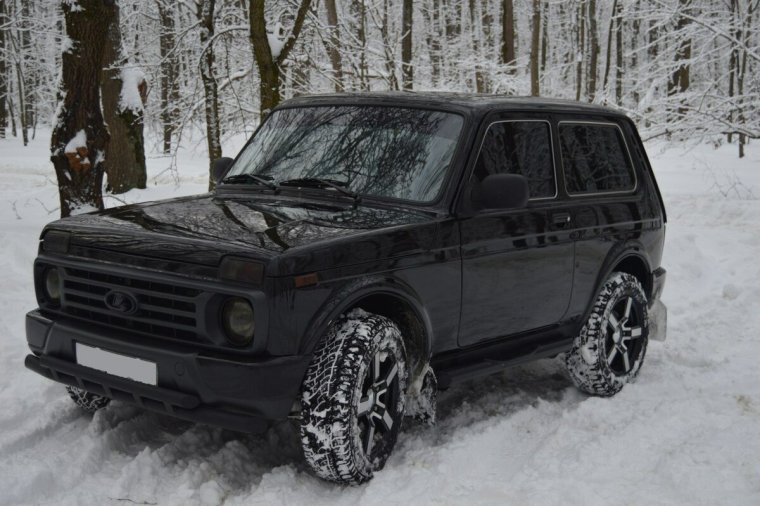 Нива 4х4 Урбан Блэк эдишн