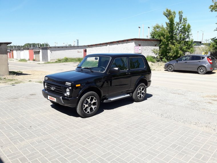 Нива Урбан 2019 черная