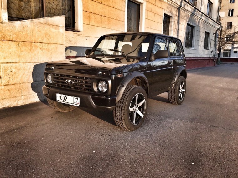 Лада Нива Урбан черная