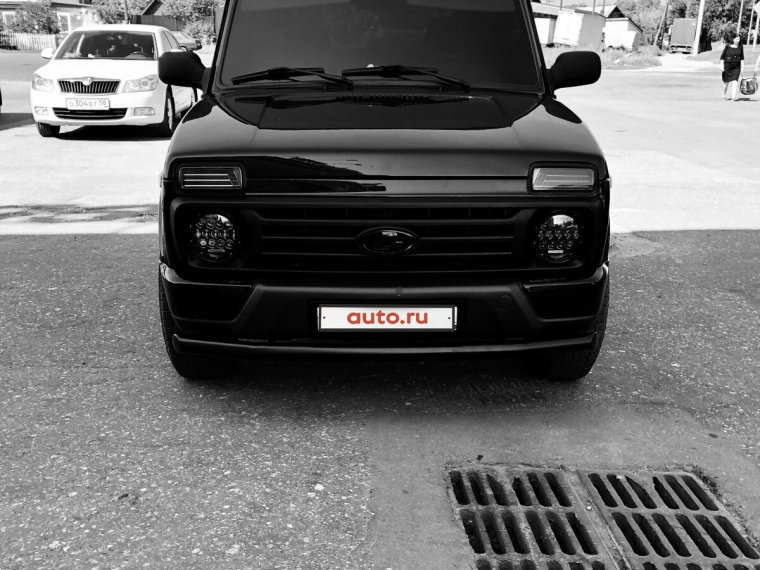 ВАЗ 2121 черная антихром