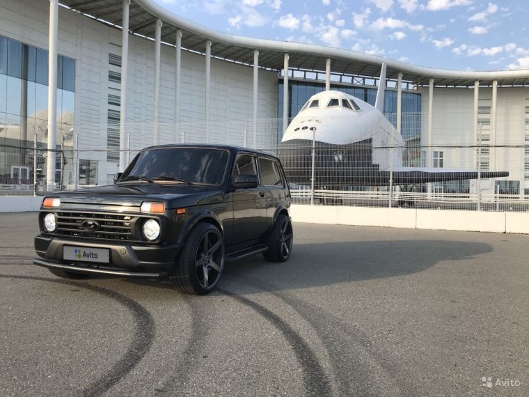 Lada 4x4 Urban stance
