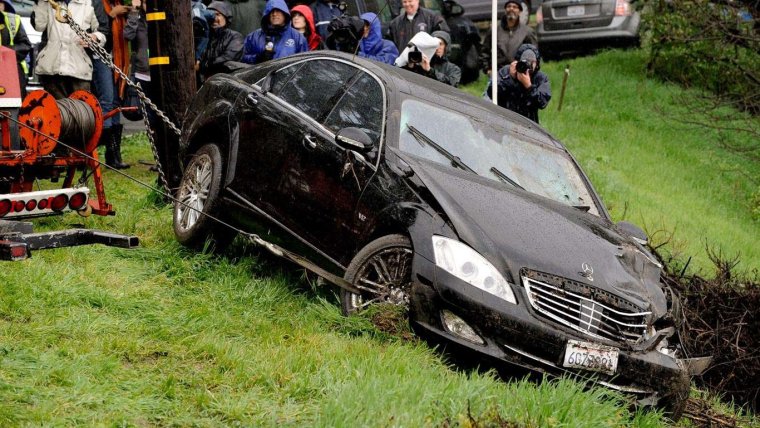 Разбитый Mercedes