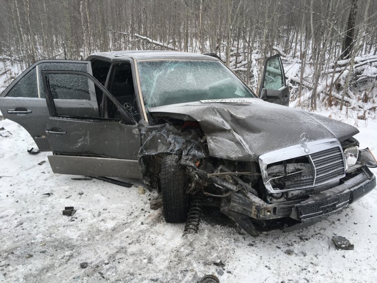 Разбитый Мерседес с 63