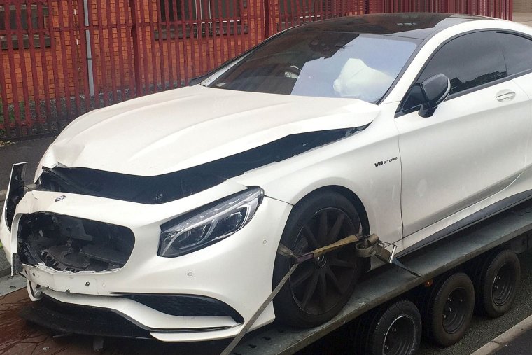 Разбитый Мерседес е63 АМГ