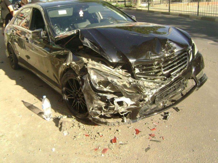 Разбитый Мерседес s211