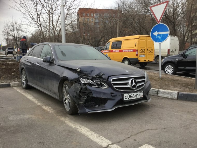 Мерседес w212 разбитый