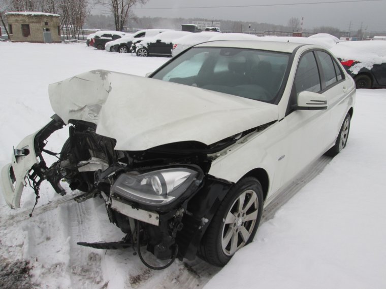 Разбитый Мерседес s500 черный