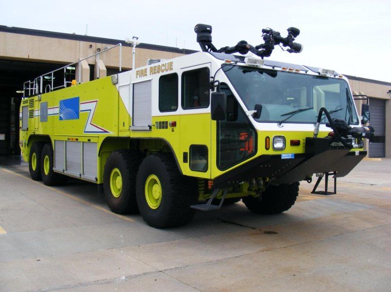 Аэродромная пожарная машина Oshkosh