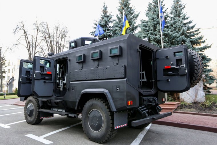 Бронеавтомобиль варта
