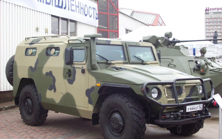 ГАЗ 2330 тигр армейский
