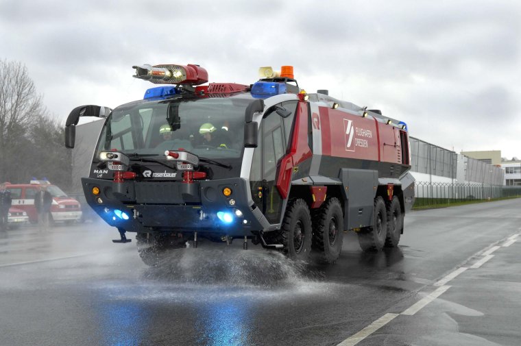 Грузовик Rosenbauer Panther Fire Truck
