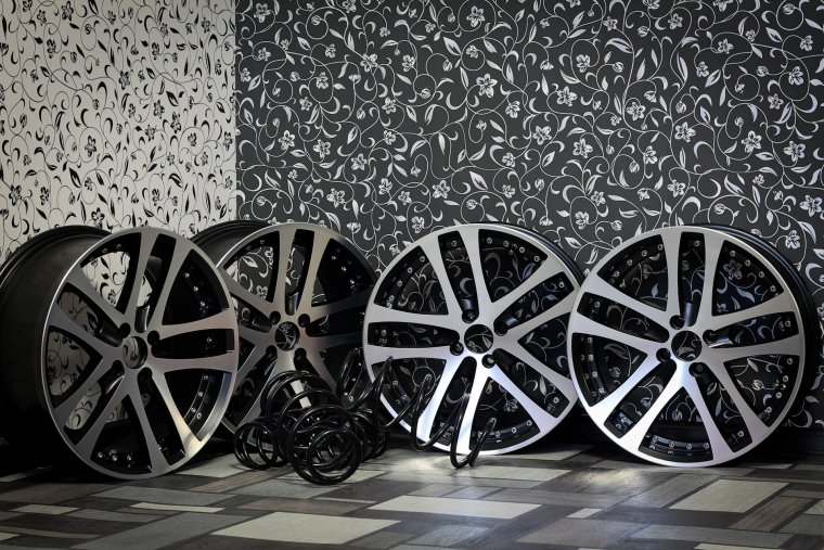 Диски рельсы r17 на Логан